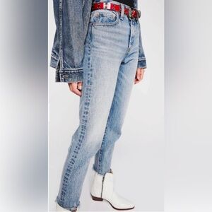 Levi’s Premium Wedgie Straight Jeans | Size 26 | Button Fly | Raw Hem